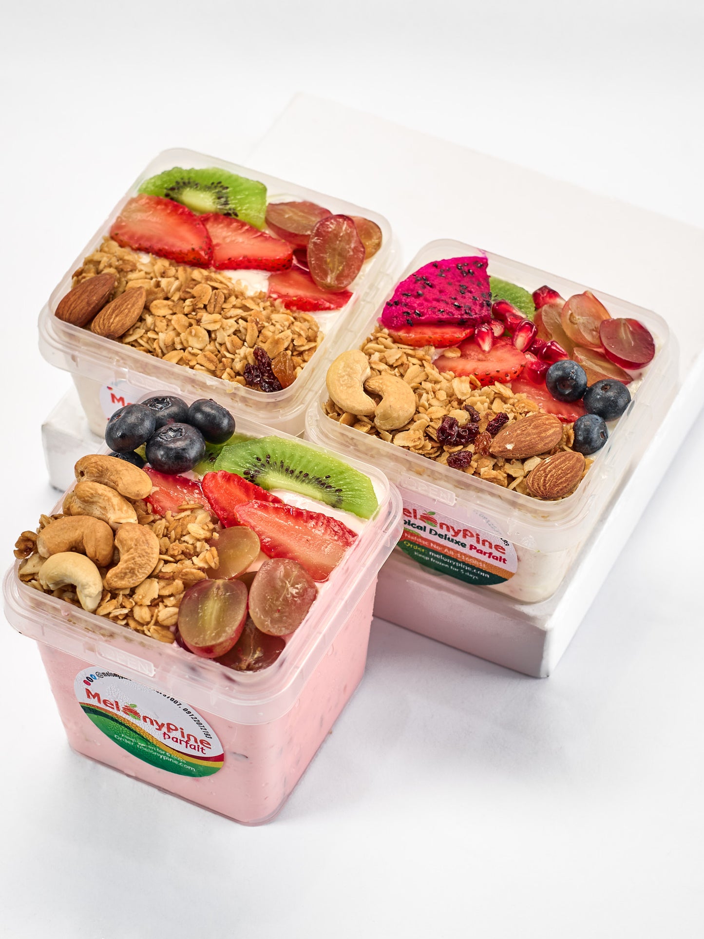 1 Bowl 500ml Scarlett Berry + 1 Bowl 330ml Tropical Deluxe + 1 Bowl 330ml Exotic Berry