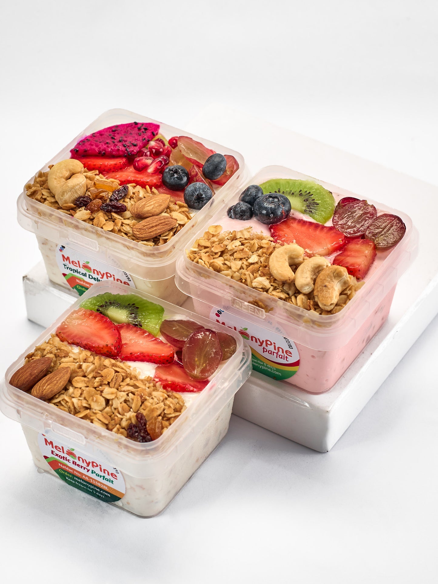 1 Bowl 330ml Scarlett Berry + 1 Bowl 330ml Tropical Deluxe + 1 Bowl 330ml Exotic Berry